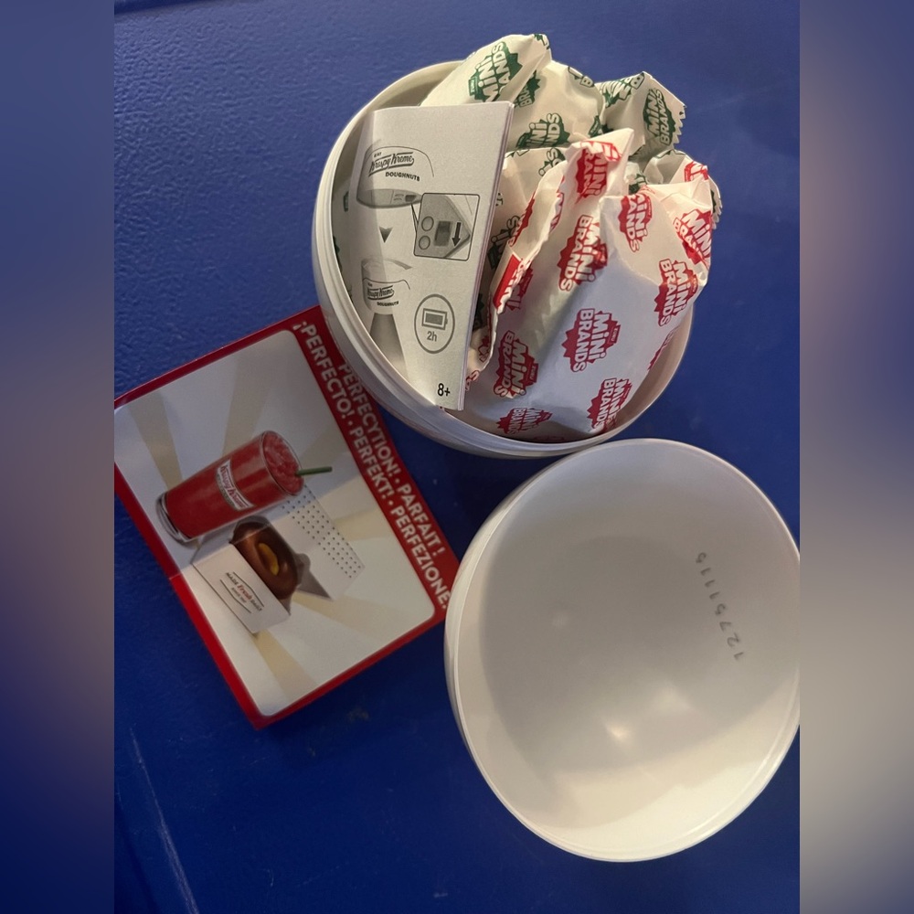 NEW 2025- MINI BRANDS ZURU KRISPY KREME